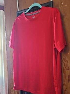 Athletic Works Red Short-Sleeve Performance Tee